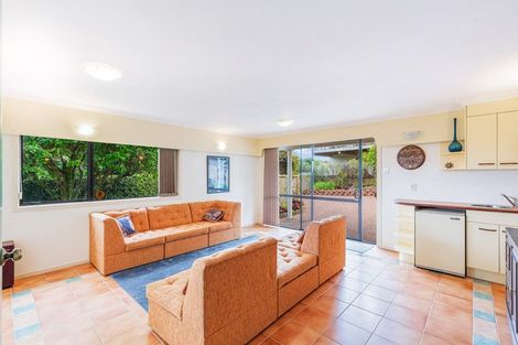Photo of property in 5 Clearwater Cove, West Harbour, Auckland, 0618
