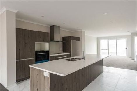 Photo of property in 2a Makura Road, Long Bay, Auckland, 0630