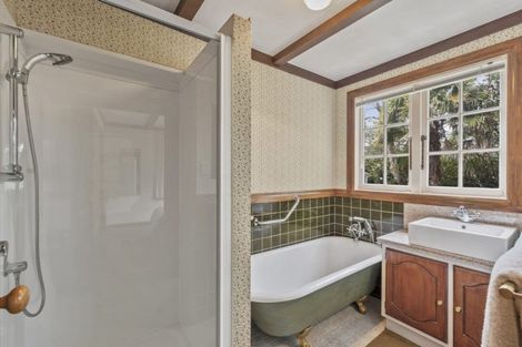 Photo of property in 195 Queen Street, Northcote Point, Auckland, 0627