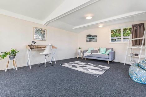 Photo of property in 8 Carbery Place, Manurewa, Auckland, 2102