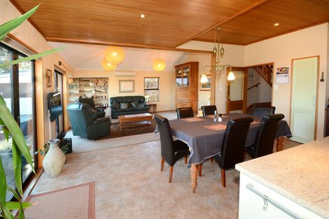 Photo of property in 15 Mclelland Street, Macandrew Bay, Dunedin, 9014