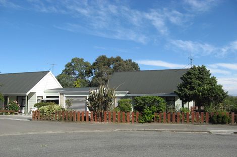 Photo of property in 1-2/13 Richards Place, Kensington, Timaru, 7910