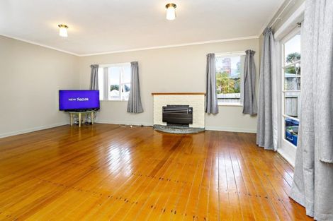 Photo of property in 11 Surrey Street, Manurewa, Auckland, 2102