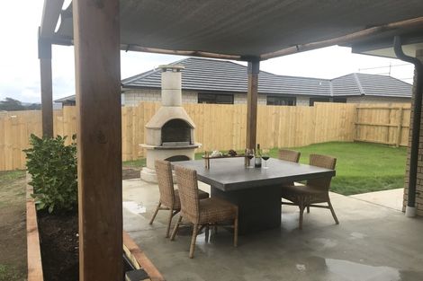 Photo of property in 29 Tahuna Minhinnick Drive, Glenbrook, 2681