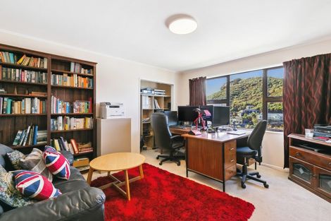 Photo of property in 19c Cave Road, Houghton Bay, Wellington, 6023