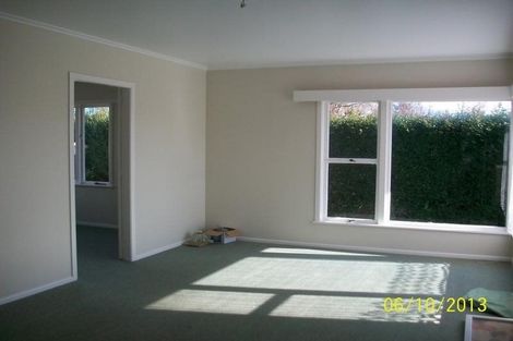 Photo of property in 8 Fairdene Avenue, Henderson, Auckland, 0610