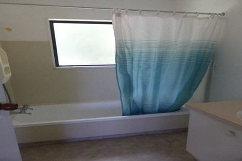 Photo of property in 28 Hookway Grove, Paraparaumu, 5032