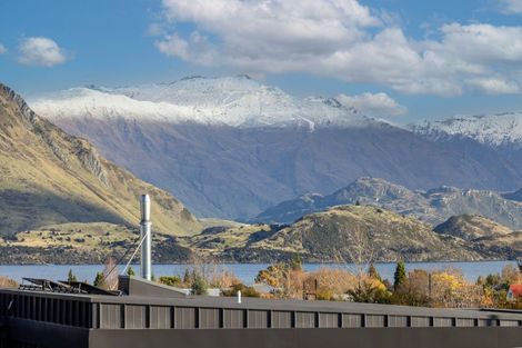 Photo of property in 5 Karearea Rise, Wanaka, 9305