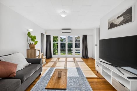 Photo of property in 36 Pine Avenue, Henderson, Auckland, 0612