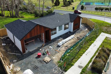 Photo of property in 2 Mahi Road, Helensville, 0800