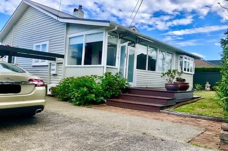 Photo of property in 11 Ocean View Road, Milford, Auckland, 0620