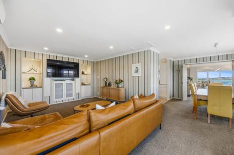 Photo of property in 3 Pounamu Place, Shelly Park, Auckland, 2014