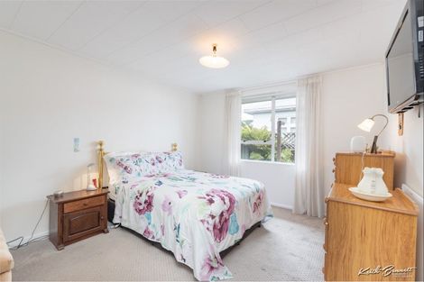 Photo of property in 2/22 Liverpool Street, Trentham, Upper Hutt, 5018