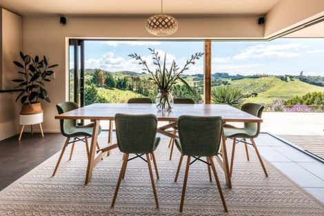 Photo of property in 62 Onetangi Road, Waiheke Island, 1971