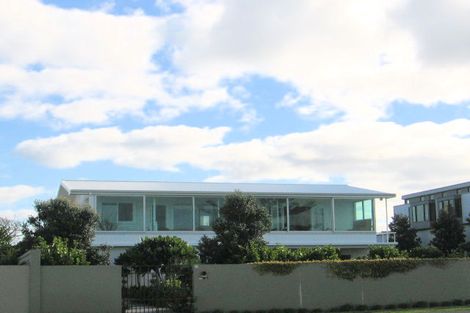 Photo of property in 93 Marine Parade, Mount Maunganui, 3116