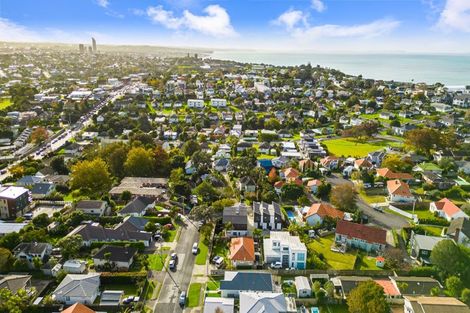 Photo of property in 6/12 Fraser Road, Narrow Neck, Auckland, 0624