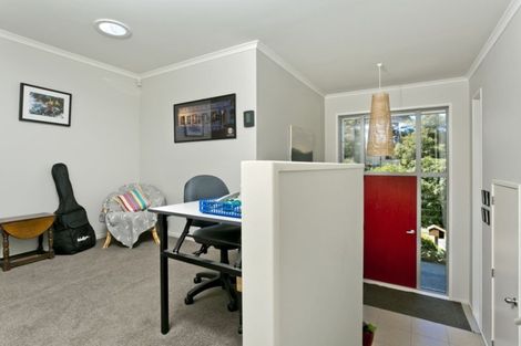 Photo of property in 8 Rahotu Way, Bayview, Auckland, 0629