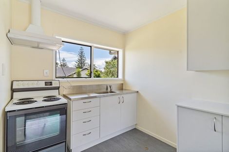 Photo of property in 2/9 Rodney Street, Howick, Auckland, 2014
