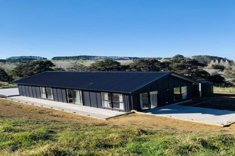 Photo of property in 1056 Peak Road, Helensville, 0875