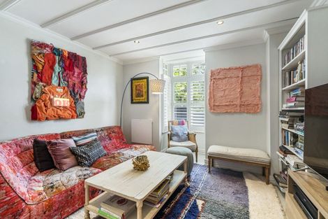 Photo of property in 5 Turnbull Road, Narrow Neck, Auckland, 0624