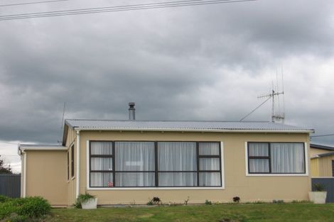 Photo of property in 9 Nash Parade, Foxton Beach, Foxton, 4815