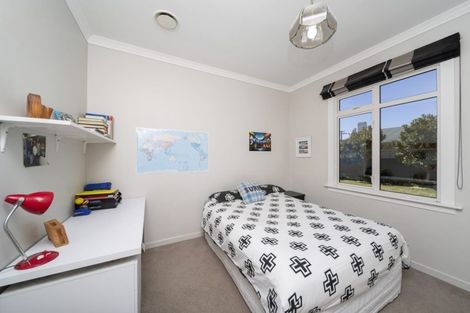 Photo of property in 5 Dorset Avenue, Westown, New Plymouth, 4310