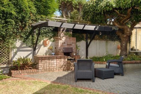 Photo of property in 35 Glenn Terrace, Otumoetai, Tauranga, 3110