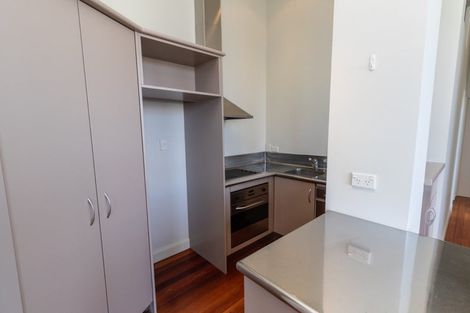 Photo of property in Stadium Garden Flats, 210/107 Thorndon Quay, Pipitea, Wellington, 6011