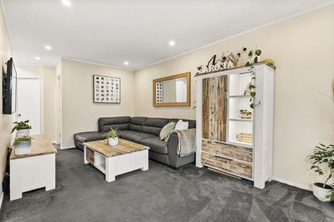 Photo of property in 63 Pooks Road, Ranui, Auckland, 0612