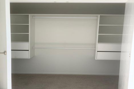 Photo of property in 28 Parahau Road, Papakura, 2110