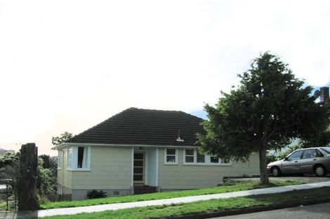 Photo of property in 16 Cumberland Grove, Cannons Creek, Porirua, 5024