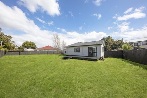 Photo of property in 22 Dungarvon Place, Clendon Park, Auckland, 2103