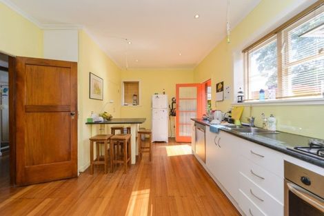 Photo of property in 121 Savage Crescent, West End, Palmerston North, 4412