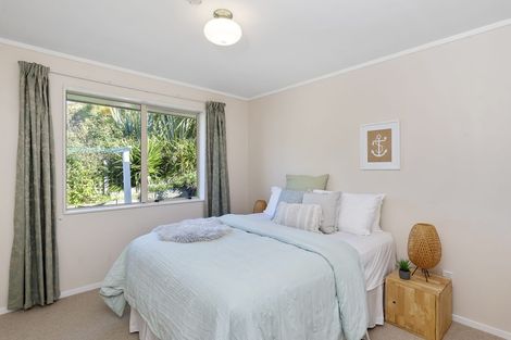 Photo of property in 10 Tiromoana Road, Raumati South, Paraparaumu, 5032
