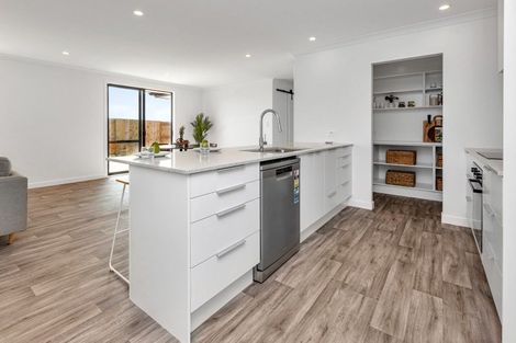 Photo of property in 55 Te Taniwha Road, One Tree Point, 0118