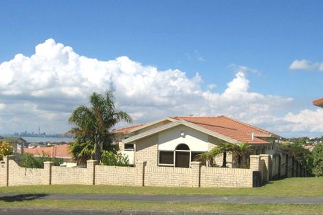Photo of property in 16 Tornado Place, West Harbour, Auckland, 0618