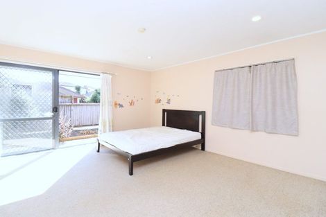 Photo of property in 1 Eroni Clarke Close, Flat Bush, Auckland, 2019
