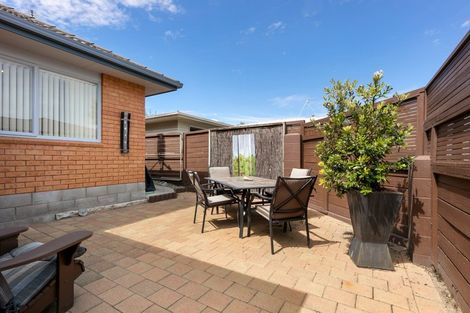 Photo of property in 210 Ngatai Road, Otumoetai, Tauranga, 3110