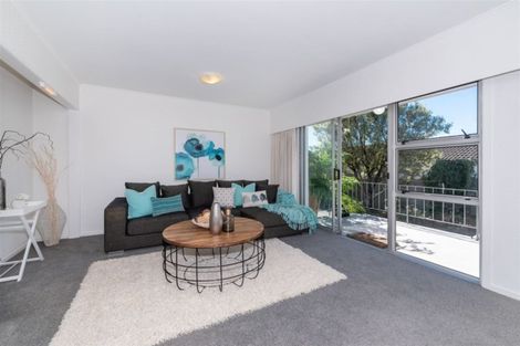 Photo of property in 2/7 Napoleon Avenue, Milford, Auckland, 0620