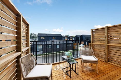 Photo of property in 10 Kari Lane, Kumeu, 0810