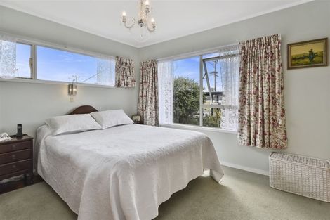 Photo of property in 56 Carlisle Road, Browns Bay, Auckland, 0630