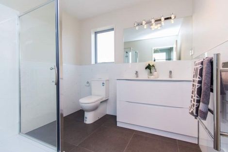 Photo of property in 11 Regis Park Drive, Pukekohe, 2120