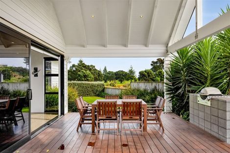 Photo of property in 6 Pebble Beach Court, Waiwhakaiho, New Plymouth, 4312