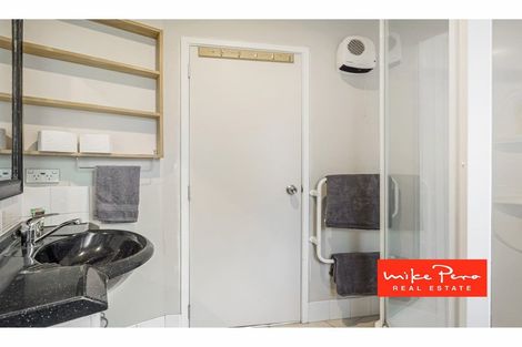 Photo of property in 2/33 Konini Road, Titirangi, Auckland, 0604