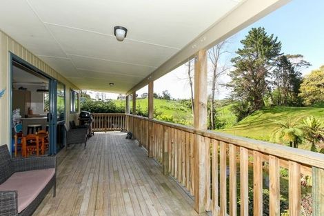 Photo of property in 172 Paraite Road, Paraite, New Plymouth, 4373