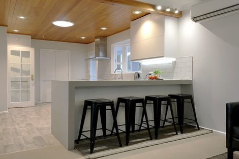 Photo of property in 6 Winston Street, Crofton Downs, Wellington, 6035