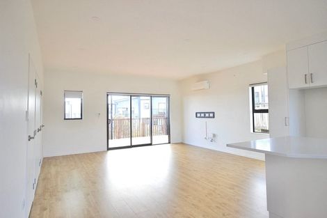 Photo of property in 11a Putiputi Way, Papakura, 2110