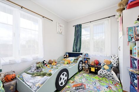 Photo of property in 23 Bedford Street, Te Atatu South, Auckland, 0610