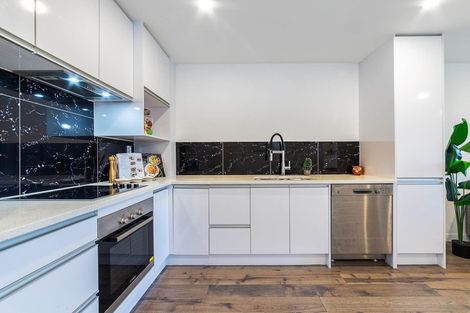 Photo of property in 20 Peony Mews, Oteha, Auckland, 0632