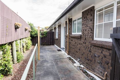 Photo of property in 98 Dalwhinnie Parade, Highland Park, Auckland, 2010
